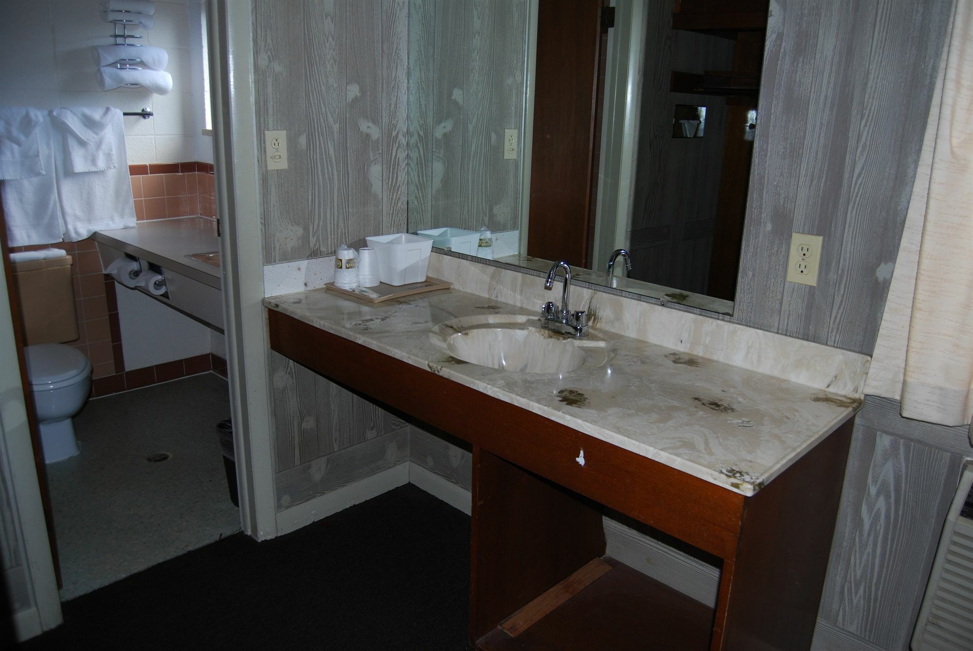 Budget Host Exit 254 Motel